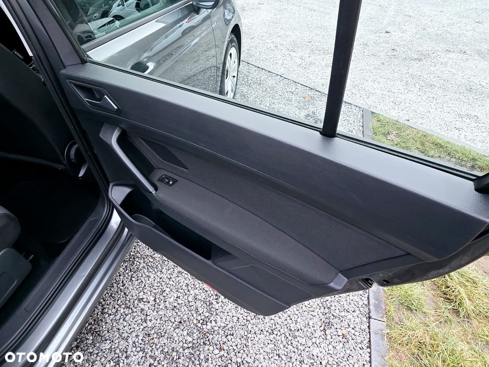 Volkswagen Touran - 28