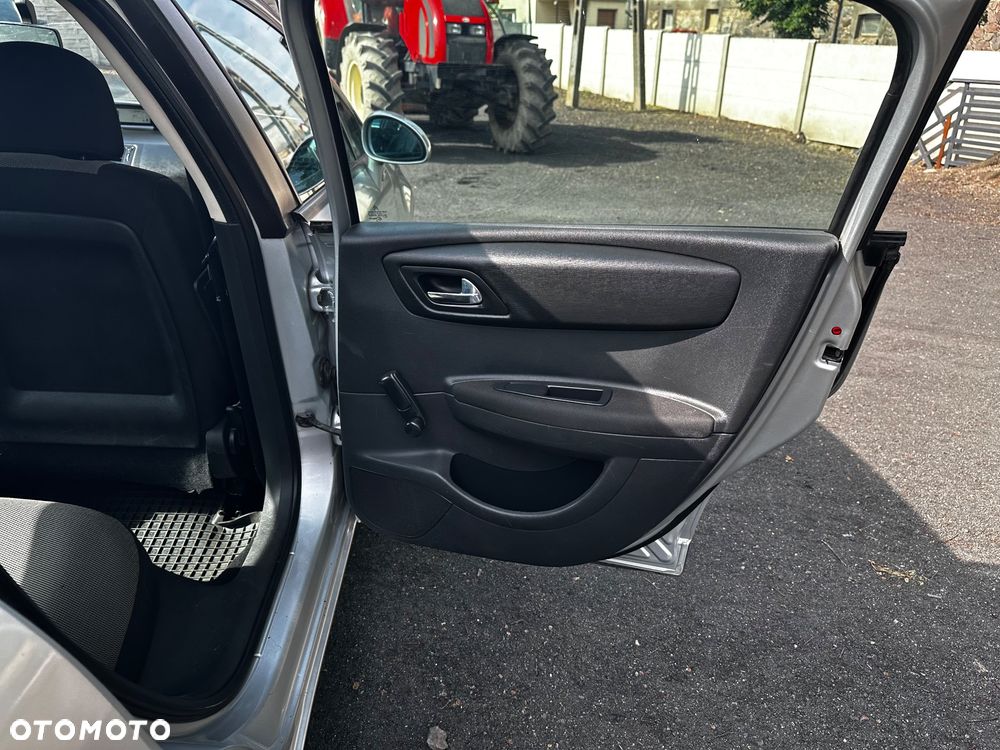 Citroën C4 1.6 16V Confort - 15