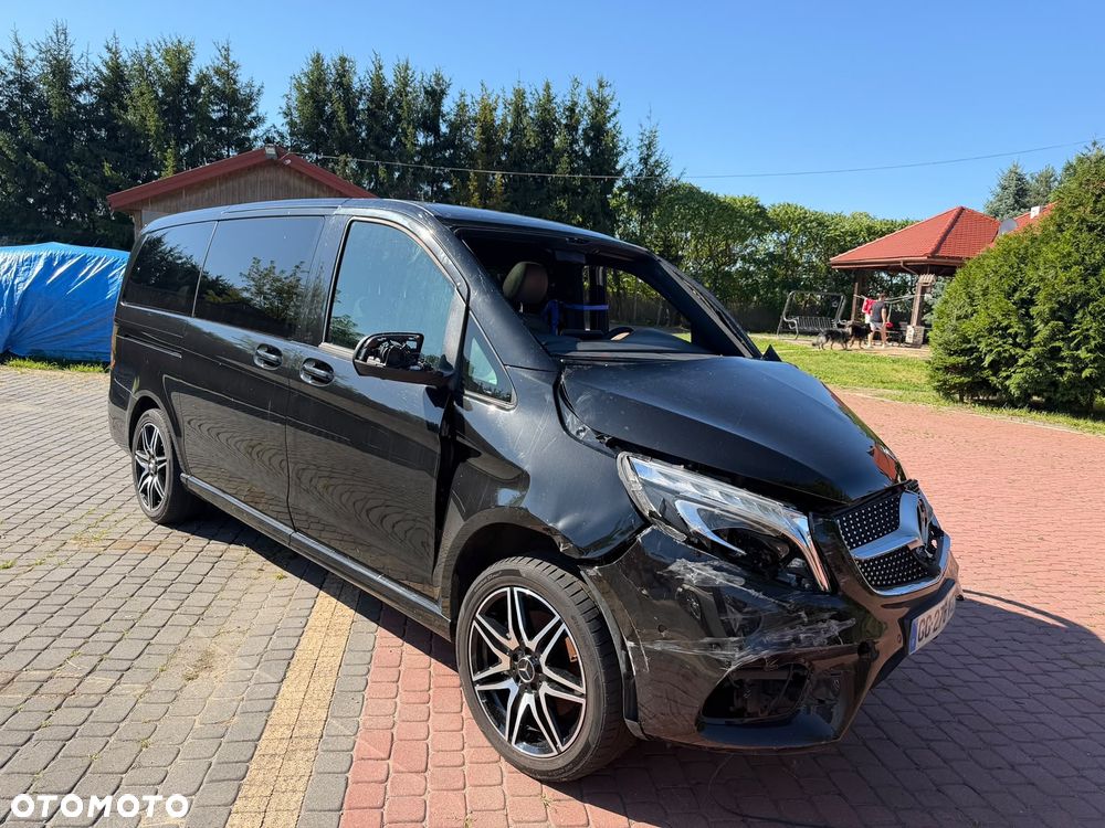 Mercedes-Benz Klasa V 300 d extralang 4Matic 9G-TRONIC Exclusive - 34