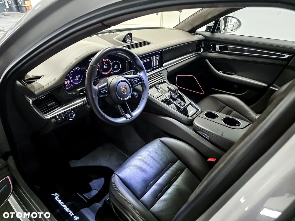 Porsche Panamera 4 - 21