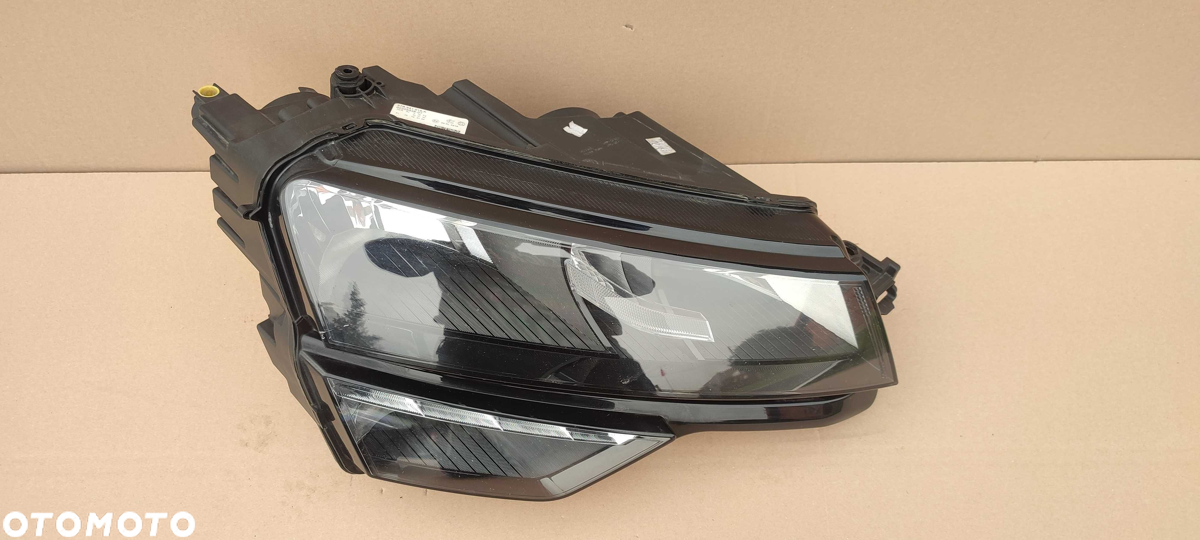 Skoda Karoq lampa prawa przód przednia led oryginał Europa - 4