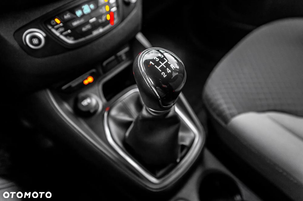 Ford Tourneo Courier 1.0 EcoBoost S&S Titanium - 30