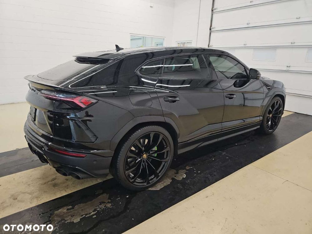 Lamborghini Urus - 5