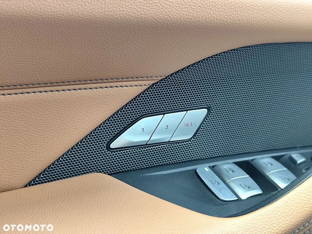 BMW i4 83.9kWh M50 xDrive - 26
