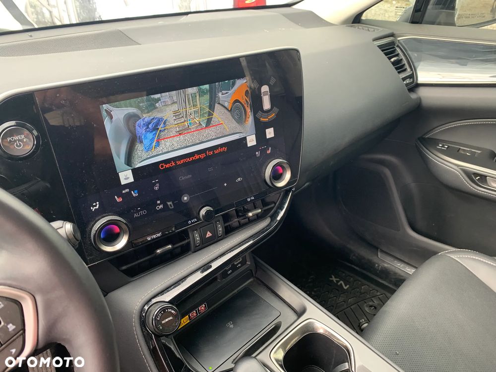 Lexus NX 350h Business - 14