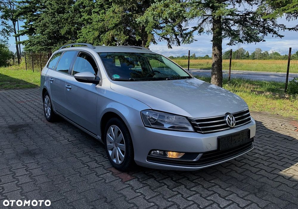 Volkswagen Passat 2.0 TDI DPF BlueMotion Technology Comfortline - 4