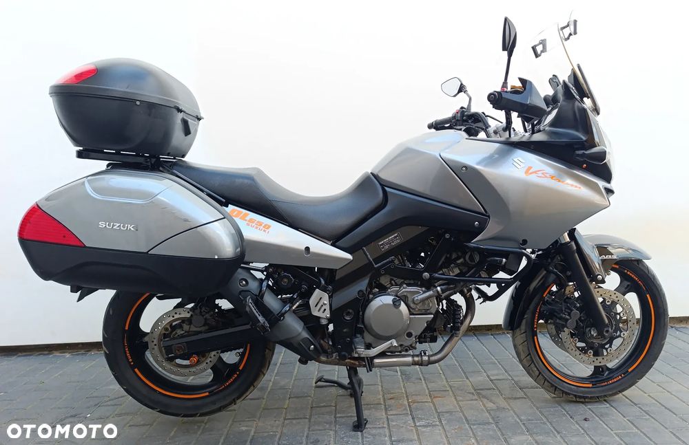 Suzuki V-STROM - 7
