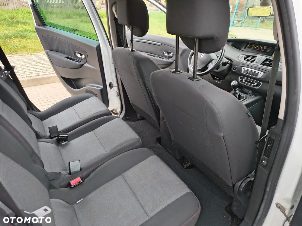Renault Grand Scenic - 16