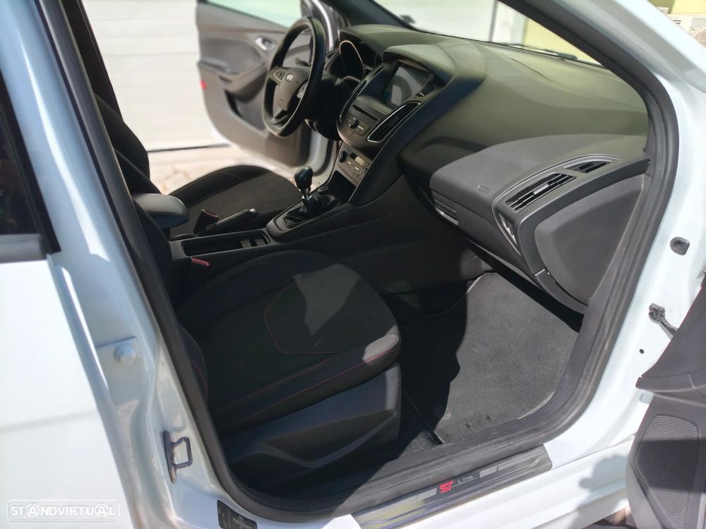Ford Focus SW 1.5 TDCi ST-Line - 25