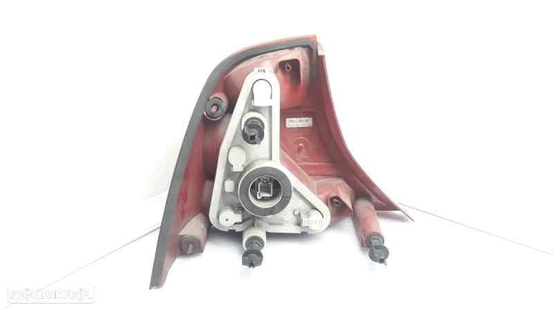 FAROLIM TRASEIRO DIREITO FORD FOCUS 2002 - 4