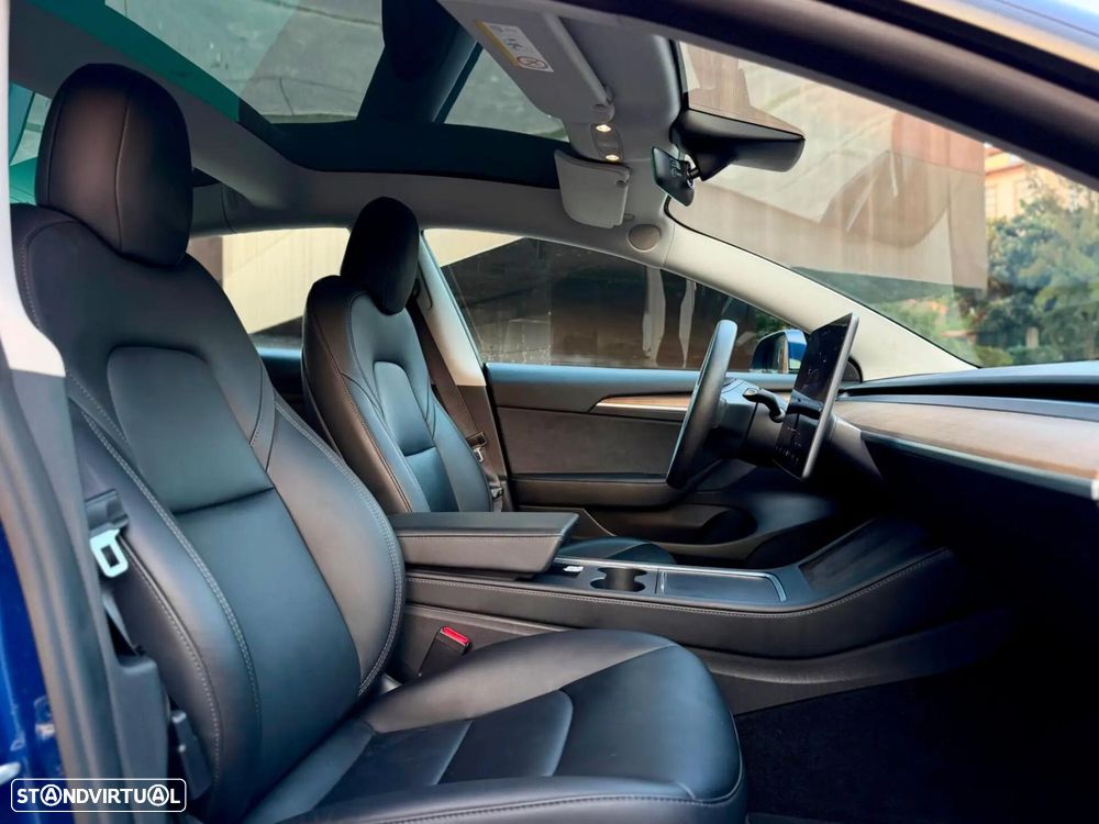 Tesla Model 3 - 5