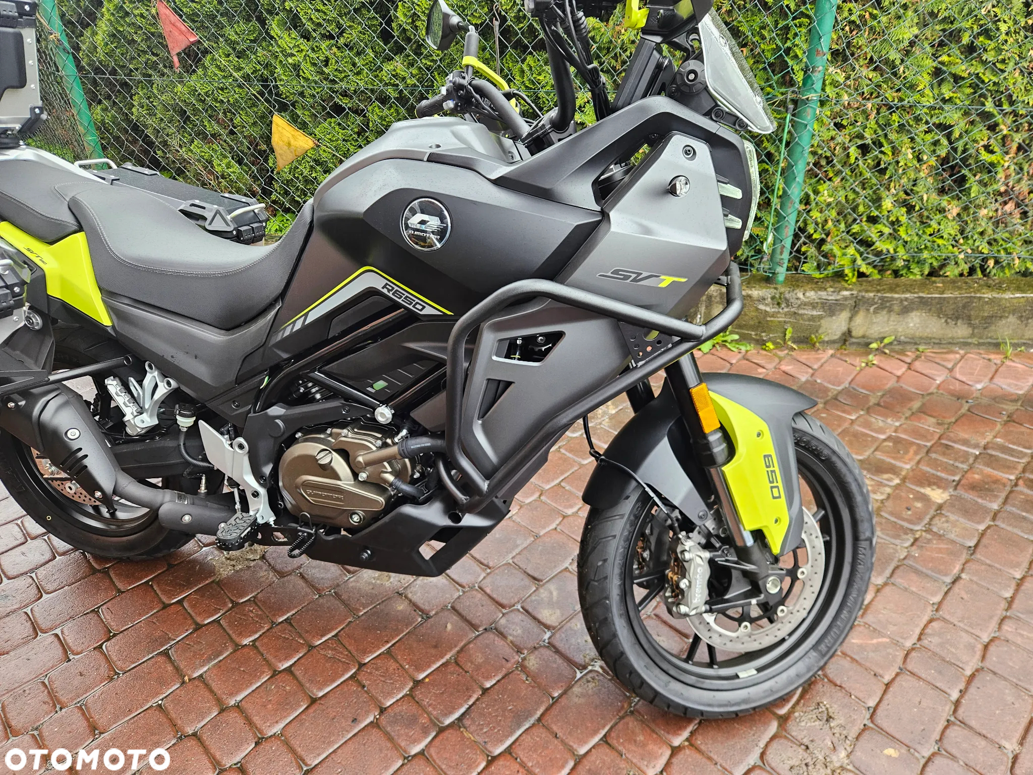 QJMOTOR SVT 650 - 3