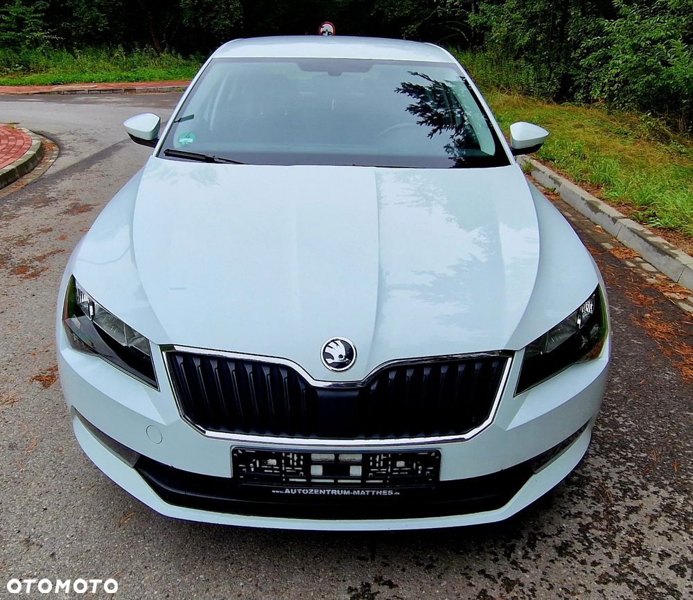 Skoda Superb 2.0 TDI Premium Edition - 3