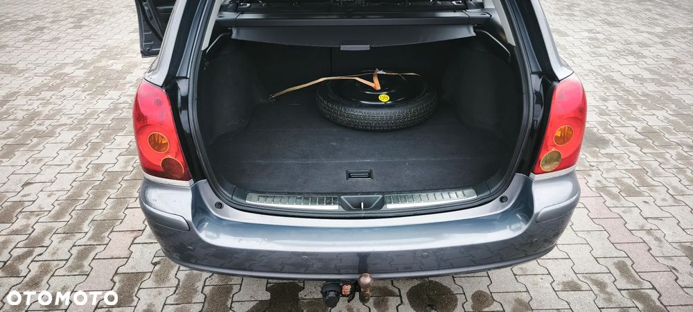 Toyota Avensis 1.8 VVT-i Automatik Sol - 8