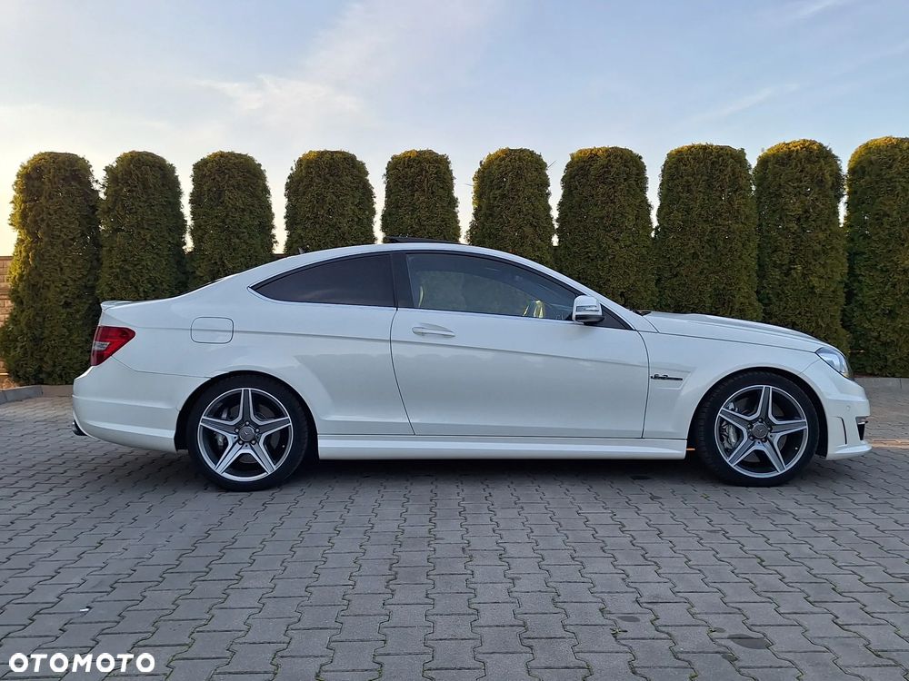 Mercedes-Benz Klasa C 63 AMG Coupe AMG SPEEDSHIFT MCT - 4