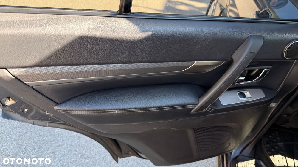 Mitsubishi Pajero 3.8 V6 Instyle - 19
