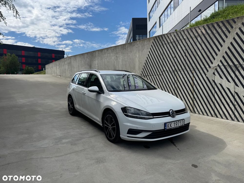 Volkswagen Golf - 2