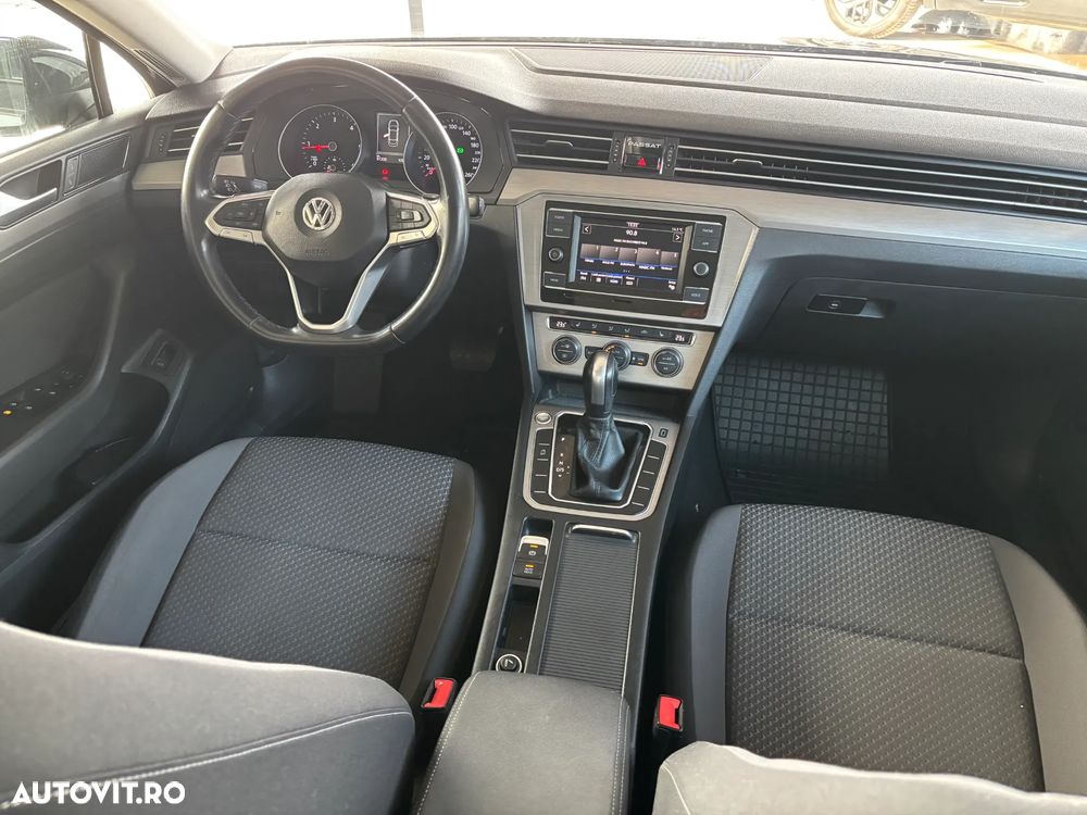 Volkswagen Passat - 25