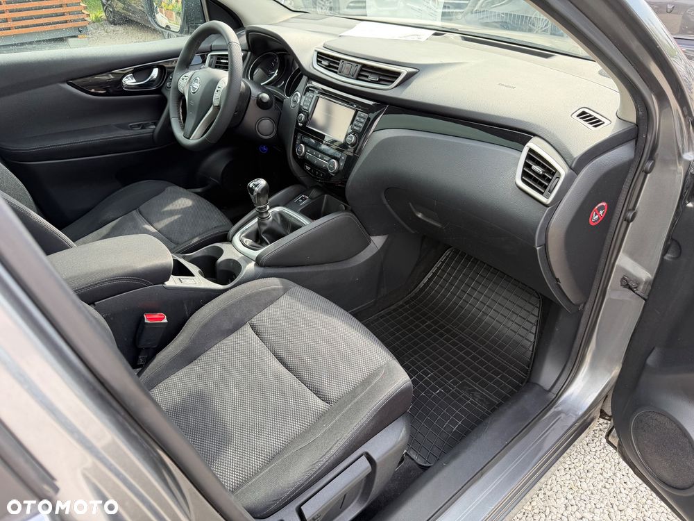 Nissan Qashqai 1.6 DIG-T N-Connecta - 25