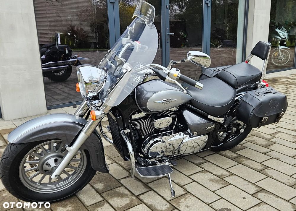 Suzuki Intruder - 2