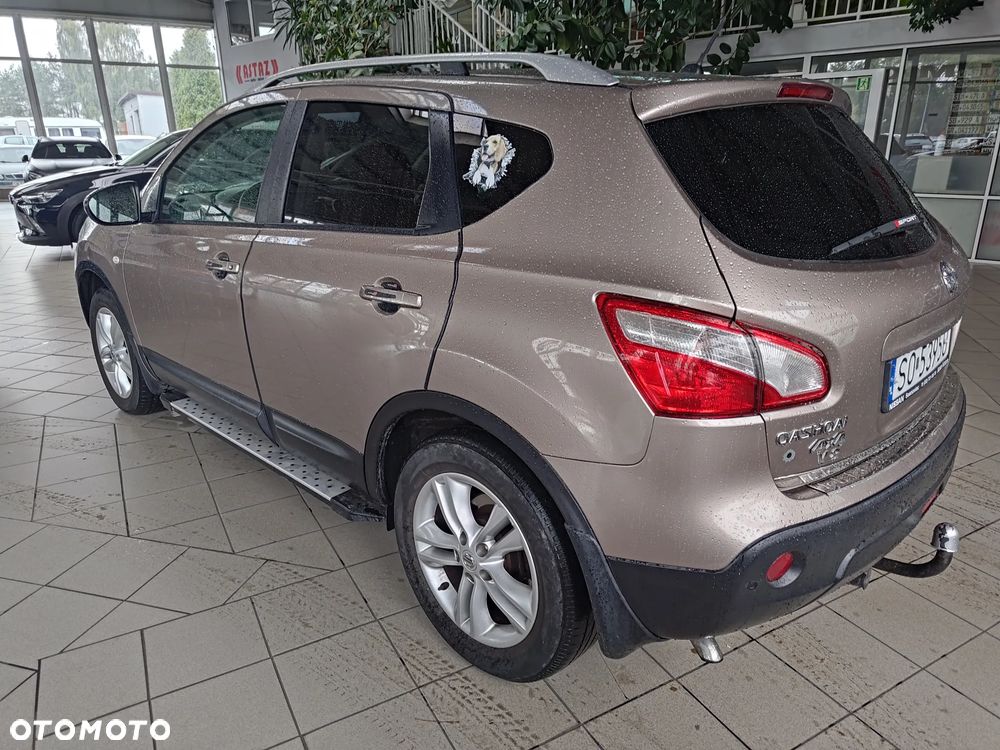 Nissan Qashqai 2.0 4x4 Tekna - 4