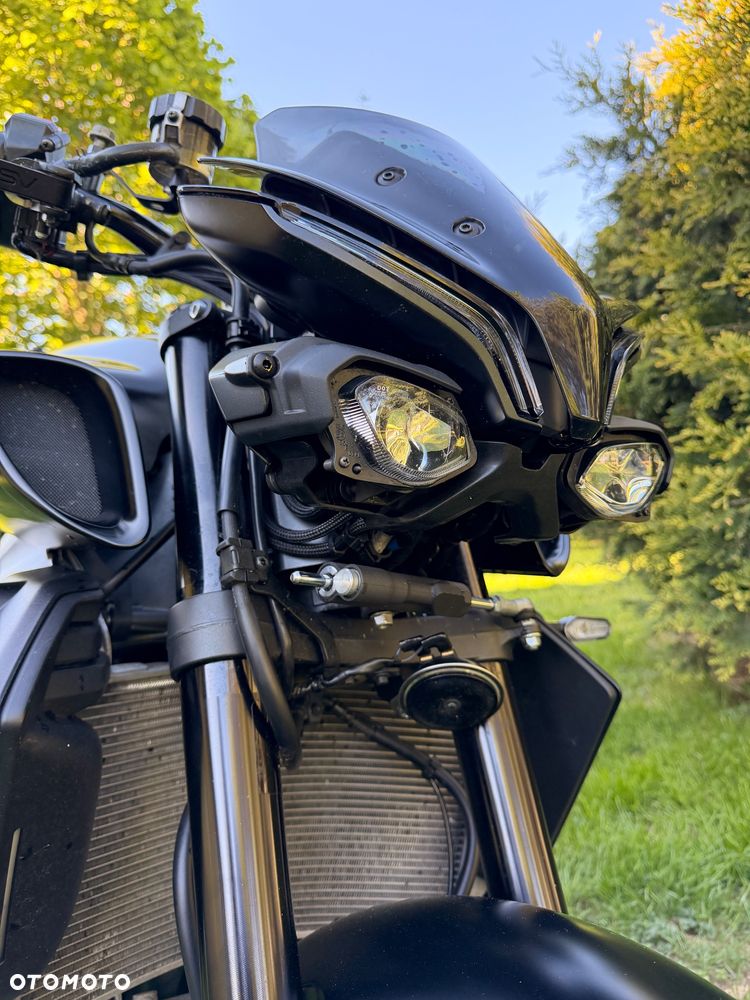 Yamaha MT - 12