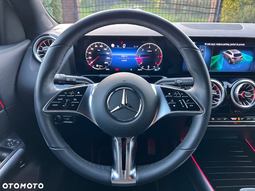 Mercedes-Benz GLA 220 d 4Matic 8G-DCT - 26