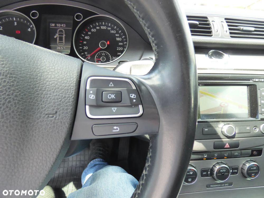 Volkswagen Passat 2.0 TDI Comfortline - 14