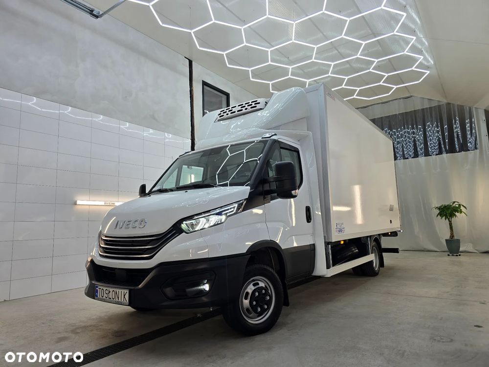 Iveco DAILY 50C18 MROŻNIA 8-PALETOWY + WINDA.1Tona AGREGAT Carrier -20*C +20*C 183Tyś km SERWIS DO OSTATNIEGO Km ASO IVECO SALON PL BOGATA OPCJA WYPOSAZENIA LED NAVI AKTYWNY TEMPOMAT FOTEL KIEROWCY PNEŁMATYCZNY - 9