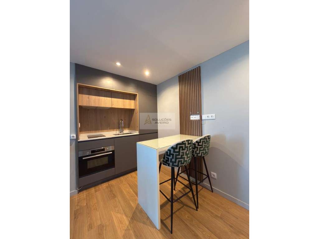 Apartamento T0 Mobilado e Equipado - Centro de Aveiro - Grande imagem: 4/21