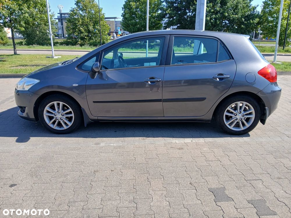 Toyota Auris 1.6 VVT-i Sol - 2