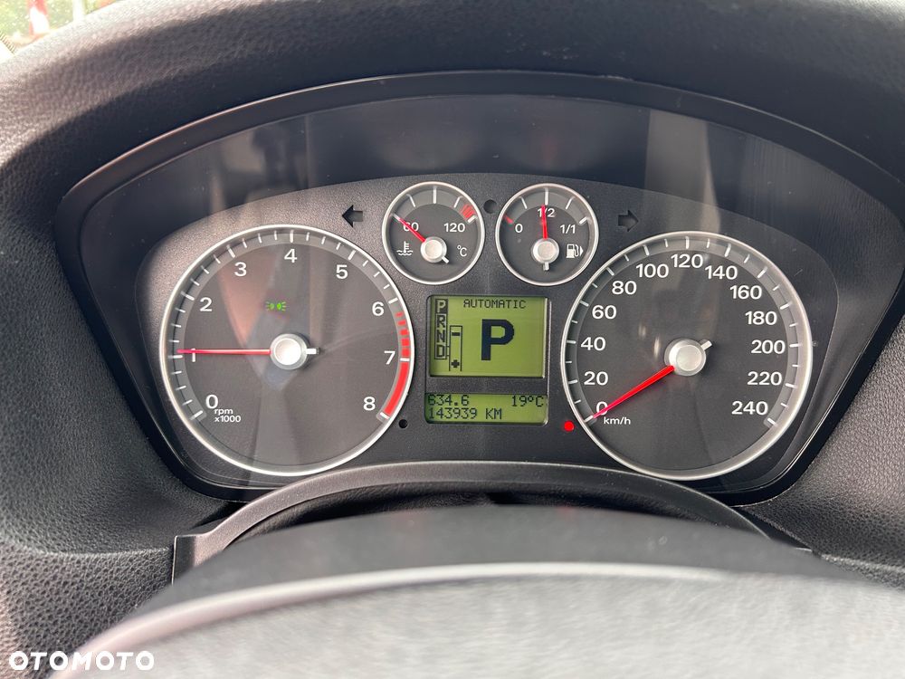 Ford Focus 2.0 Ghia - 13