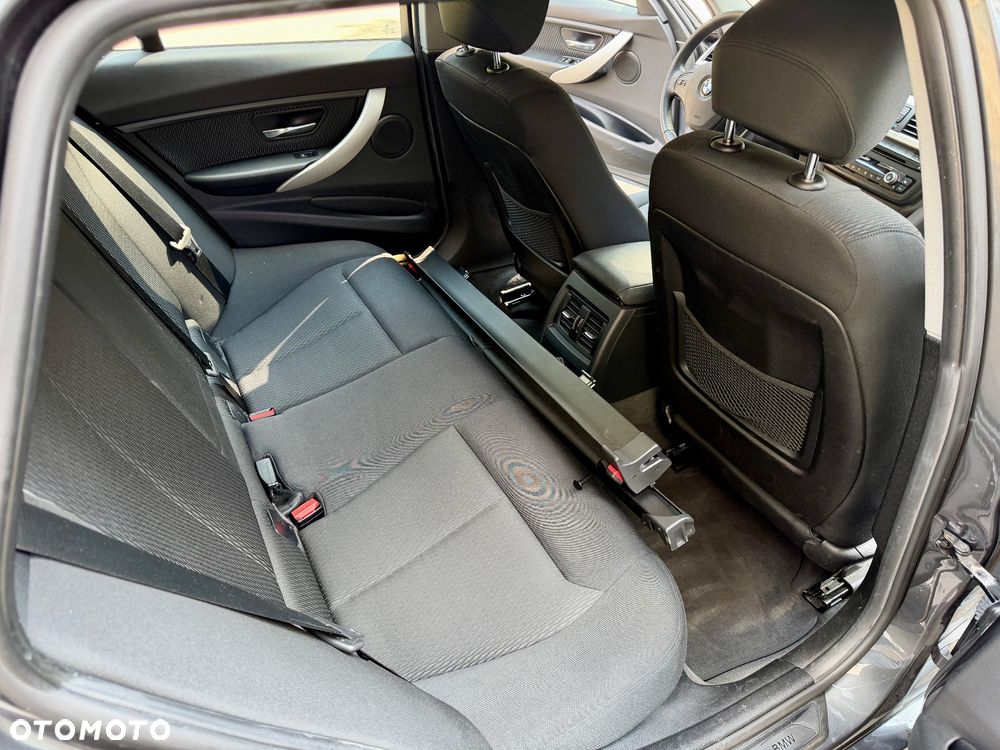 BMW Seria 3 316d Sport Line - 17
