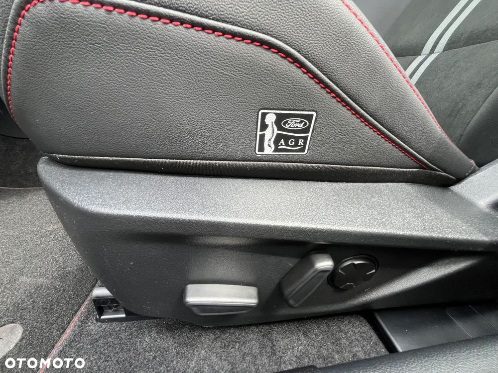 Ford Focus 2.3 EcoBoost ST X - 28