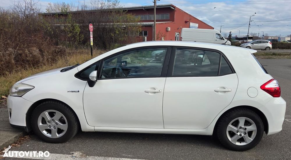 Toyota Auris 1.8 L VVT-i TS Hybrid Sol+ - 2