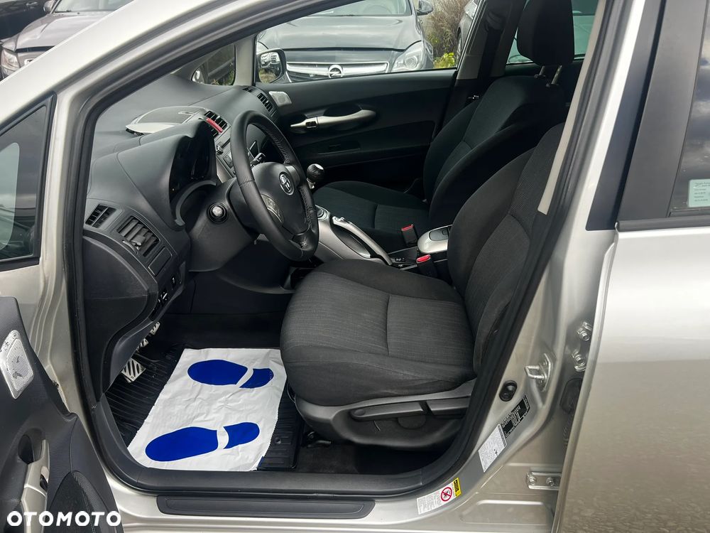 Toyota Auris 1.6 Executive - 14