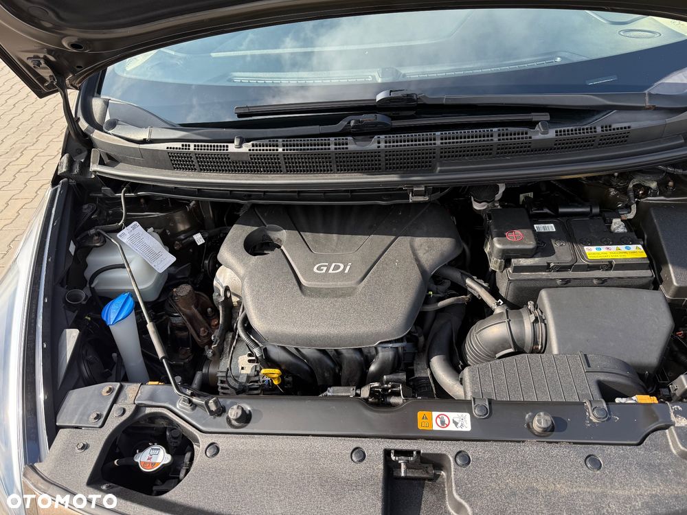 Kia Carens 1.6 GDI Dream-Team Edition - 16