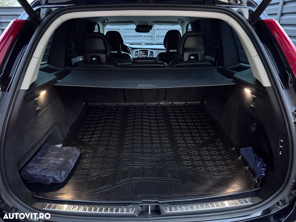 Volvo XC 90 - 9