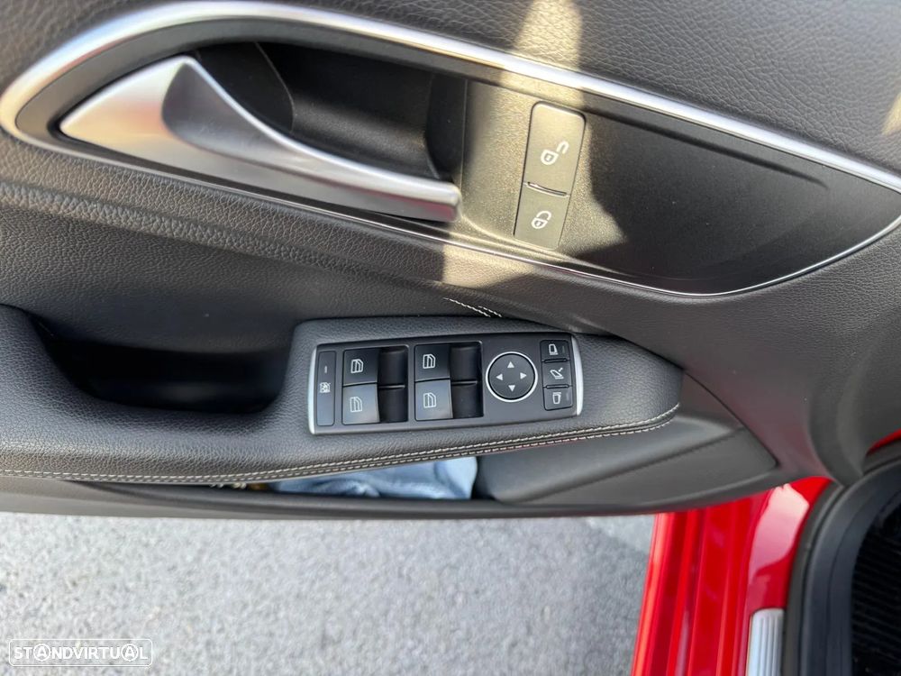 Mercedes-Benz A 180 CDI (BlueEFFICIENCY) Urban - 11