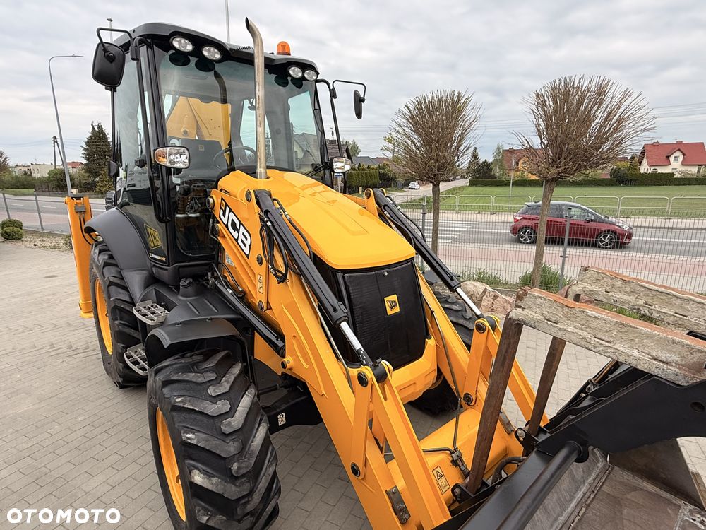 JCB 3CX CONTRACTOR - 3