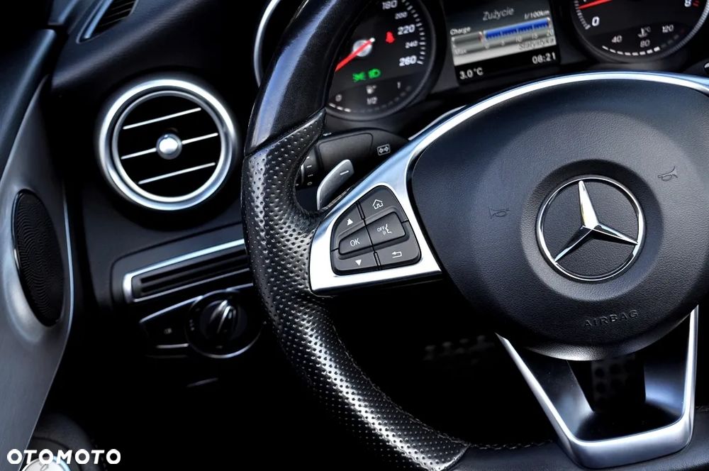 Mercedes-Benz Klasa C 180 Kabriolet 9G-Tronic - 35