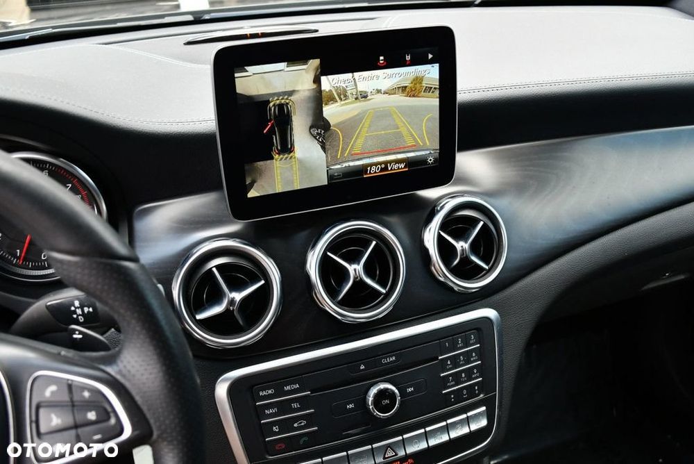 Mercedes-Benz GLA 250 4Matic 7G-DCT AMG Line - 14