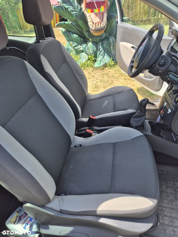Renault Clio 1.5 dCi Authentique - 12
