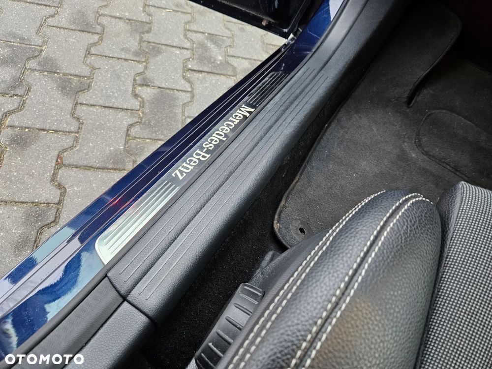 Mercedes-Benz Klasa A ver-220-4matic-7g--dct-urban - 24