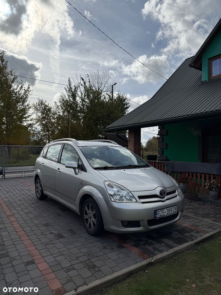 Toyota Corolla Verso 2.0 D-4D - 11