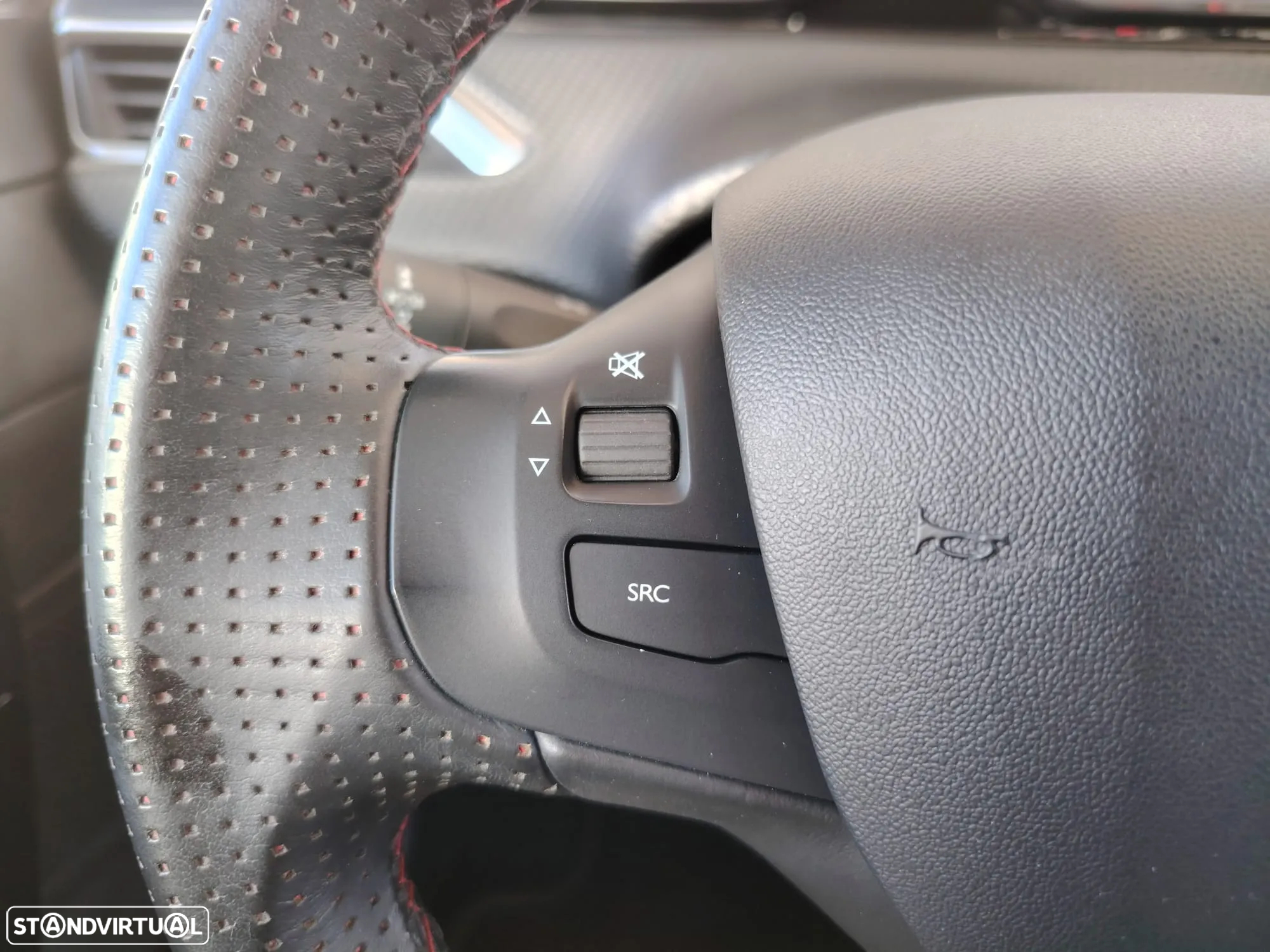 Peugeot 208 1.2 PureTech GT Line - 9