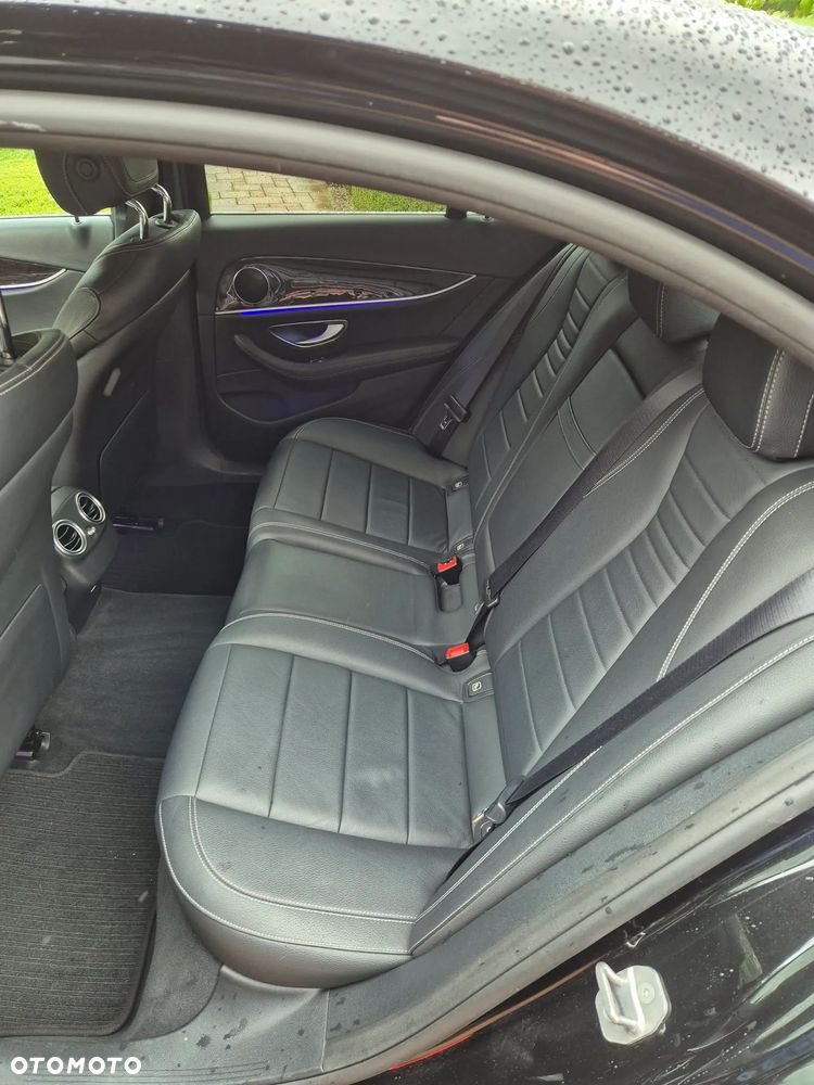 Mercedes-Benz Klasa E 220 d 4-Matic 9G-TRONIC - 10