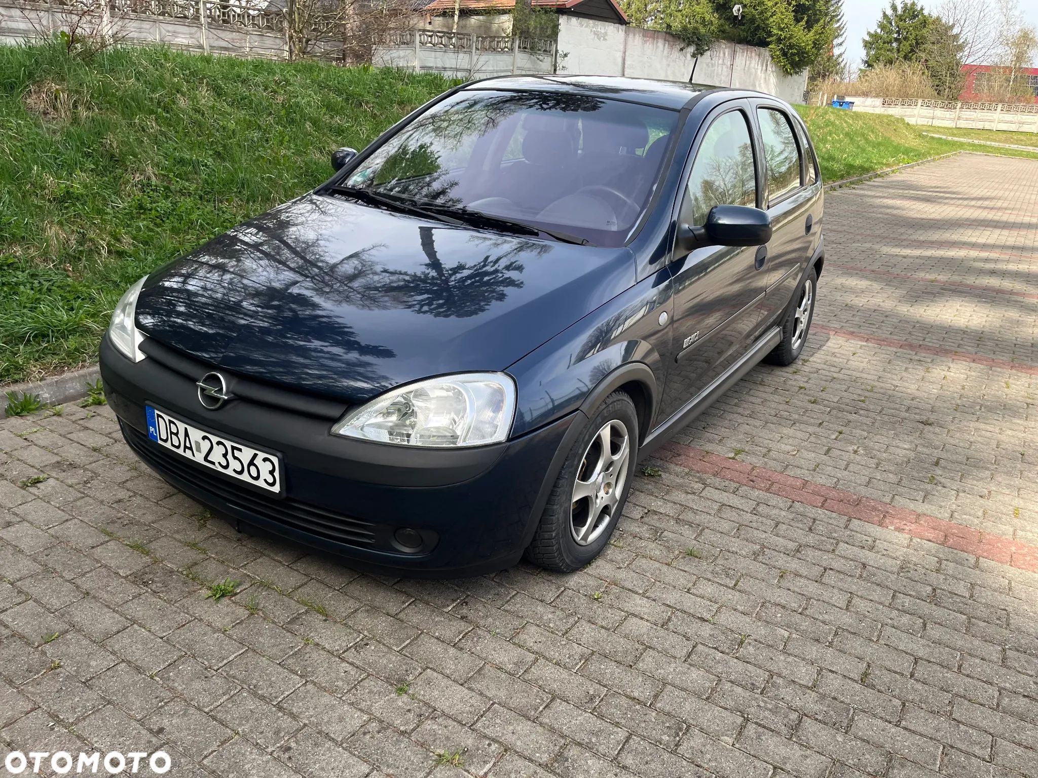 Opel Corsa 1.2 16V Comfort - 1