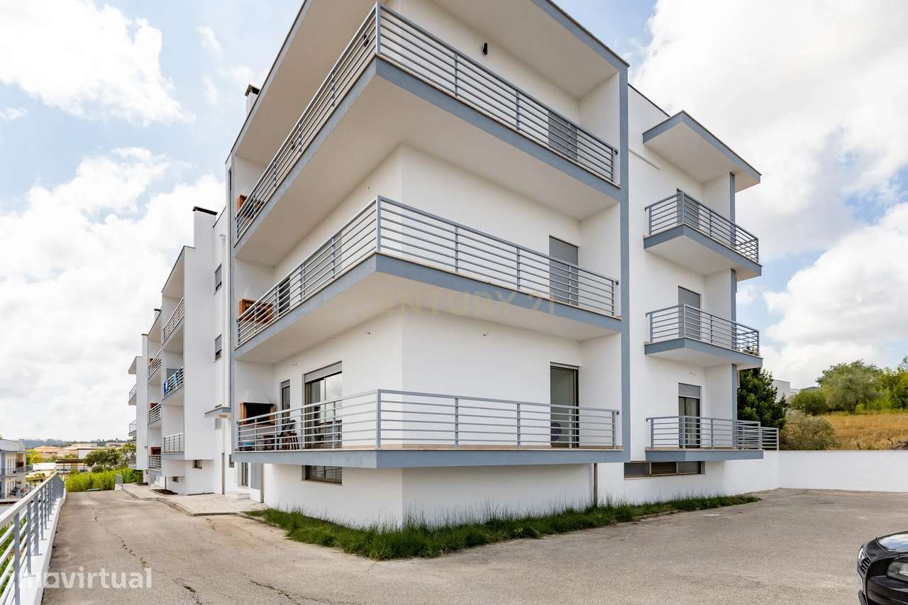 Apartamento T3 de Excelência com Terraço, Garagem Box, no Louriçal - P - Grande imagem: 2/42