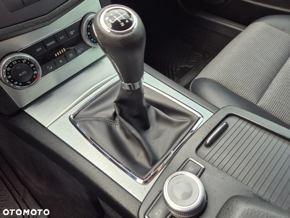 Mercedes-Benz Klasa C 220 CDI Avantgarde - 36